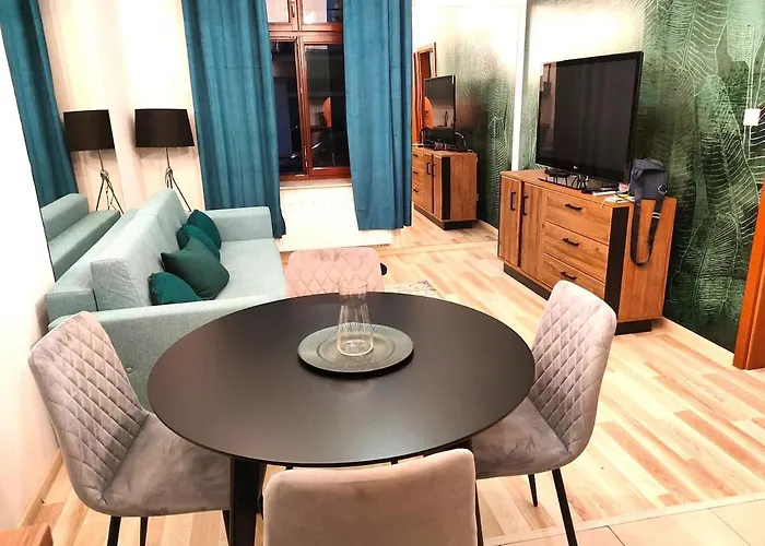 Old Town - Kingi Street *