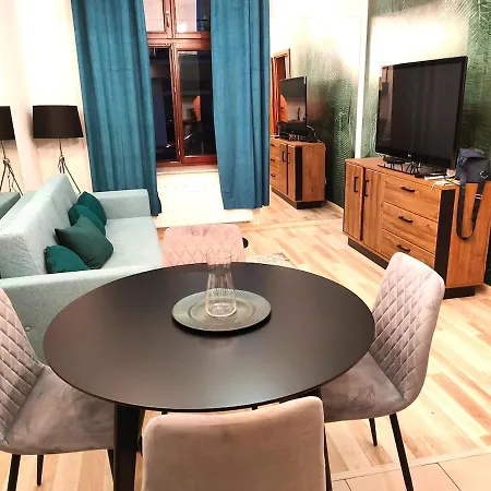 Old Town - Kingi Street *