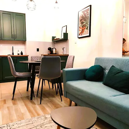 Old Town - Kingi Street *